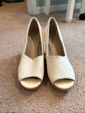 TOMS Cream Open-Toe Canvas Wedges
